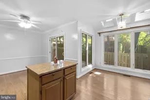 20323 Cedarhurst Way, Germantown, MD 20876 - Photo 9