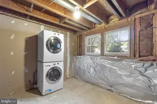 20323 Cedarhurst Way, Germantown, MD 20876 - Photo 27
