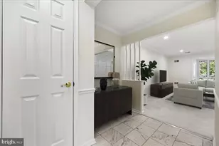 5705 Brewer House Cir, North Bethesda, MD 20852 - Photo 3