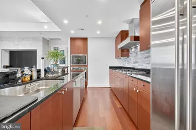 6820 Wisconsin Avenue #4006, Bethesda, MD 20815 - Photo 7