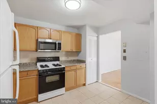 4 Monroe St, Rockville, MD 20850 - Photo 29