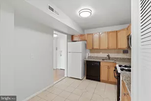 4 Monroe St, Rockville, MD 20850 - Photo 27