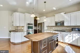 8205 River Quarry Pl, Bethesda, MD 20817 - Photo 3