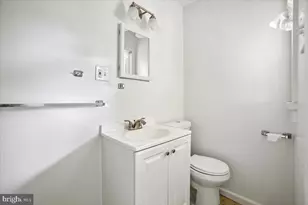 7014 Braeburn Pl, Bethesda, MD 20817 - Photo 29
