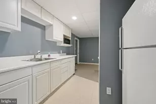 7427 Ottenbrook Terrace, Rockville, MD 20855 - Photo 33