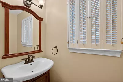 16929 Briardale Rd, Rockville, MD 20855 - Photo 19