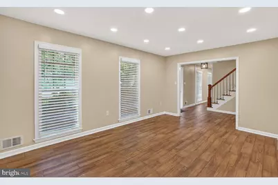 16929 Briardale Rd, Rockville, MD 20855 - Photo 9