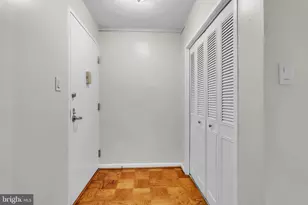 10401 Grosvenor Pl, Rockville, MD 20852 - Photo 3