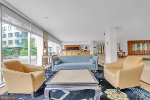 10401 Grosvenor Pl, Rockville, MD 20852 - Photo 21