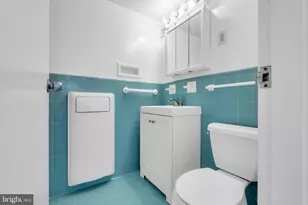 10401 Grosvenor Pl, Rockville, MD 20852 - Photo 15