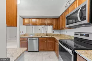 12205 St Peter Ct, Germantown, MD 20874 - Photo 11