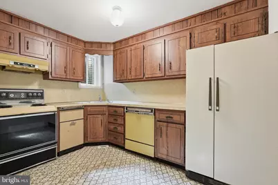 15901 Old Columbia Pike, Burtonsville, MD 20866 - Photo 17