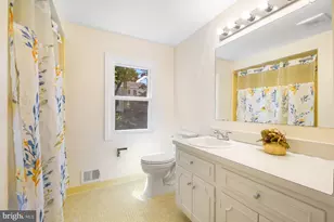 9120 Paddock Ln, Potomac, MD 20854 - Photo 37