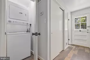 9890 Hollow Glen Pl, Silver Spring, MD 20910 - Photo 11