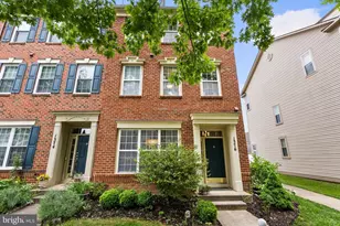 1376 Main Mews, Gaithersburg, MD 20878 - Photo 3