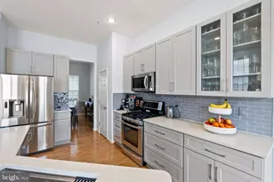 1376 Main Mews, Gaithersburg, MD 20878 - Photo 13