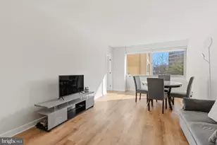 4515 Willard Ave, Chevy Chase, MD 20815 - Photo 5