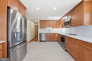 7409 Lake Katrine Terrace, Gaithersburg, MD 20879 - Photo 9