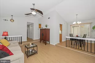 19520 Gallatin Ct, Montgomery Village, MD 20886 - Photo 7