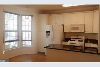 9609 Athens Place, Gaithersburg, MD 20878 - Photo 5