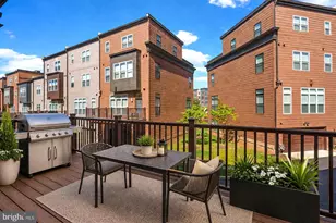 3927 Cranes Bill Ct, Rockville, MD 20852 - Photo 13