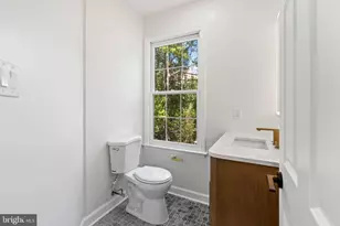 9815 Tiffany Hill Ct, Bethesda, MD 20814 - Photo 23
