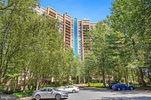10101 Grosvenor Pl, Rockville, MD 20852 - Photo 3