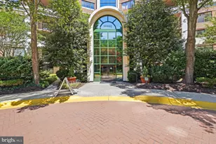 10101 Grosvenor Pl, Rockville, MD 20852 - Photo 5