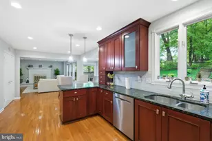 12213 Galesville Dr, Gaithersburg, MD 20878 - Photo 9