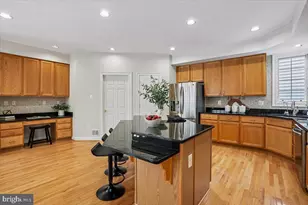 311 Watkins Cir, Rockville, MD 20850 - Photo 33