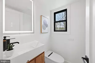 9200 Cedar Ln, Bethesda, MD 20814 - Photo 17