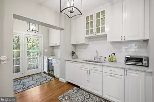 8504 Lynwood Pl, Chevy Chase, MD 20815 - Photo 13