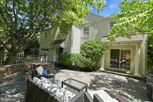 8504 Lynwood Pl, Chevy Chase, MD 20815 - Photo 39