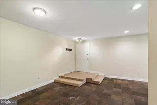403 Christopher Ave, Gaithersburg, MD 20879 - Photo 5