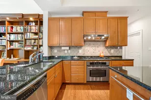 10401 Strathmore Park Ct, Rockville, MD 20852 - Photo 7