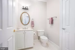 10401 Strathmore Park Ct, Rockville, MD 20852 - Photo 15
