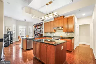 10401 Strathmore Park Ct, Rockville, MD 20852 - Photo 5
