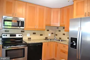 1 Ingleside Ct, Rockville, MD 20850 - Photo 3