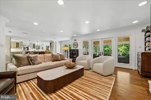 6904 Earlsgate Way, North Bethesda, MD 20852 - Photo 13