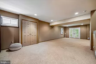 6904 Earlsgate Way, North Bethesda, MD 20852 - Photo 37