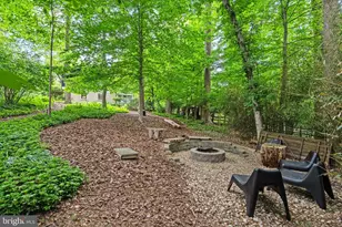 8034 Park Overlook Dr, Bethesda, MD 20817 - Photo 13