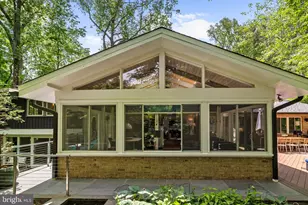8034 Park Overlook Dr, Bethesda, MD 20817 - Photo 17