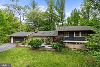 8034 Park Overlook Drive, Bethesda, MD 20817 - Photo 3
