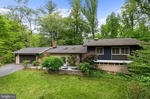 8034 Park Overlook Dr, Bethesda, MD 20817 - Photo 3
