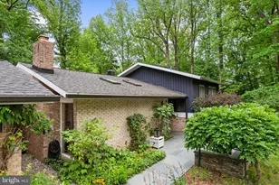 8034 Park Overlook Dr, Bethesda, MD 20817 - Photo 19