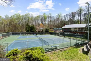 8034 Park Overlook Dr, Bethesda, MD 20817 - Photo 29