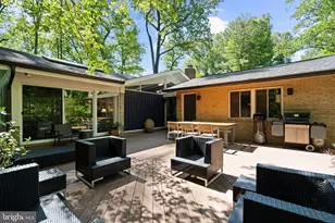 8034 Park Overlook Dr, Bethesda, MD 20817 - Photo 17