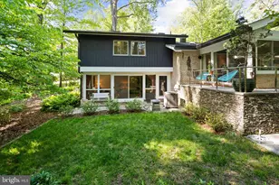 8034 Park Overlook Dr, Bethesda, MD 20817 - Photo 7