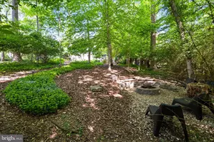 8034 Park Overlook Dr, Bethesda, MD 20817 - Photo 11
