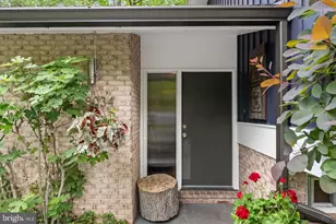 8034 Park Overlook Dr, Bethesda, MD 20817 - Photo 23